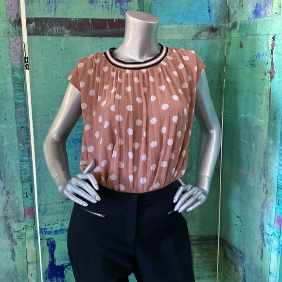 DR2 Polka Dot Blouse - Picture 1 of 9